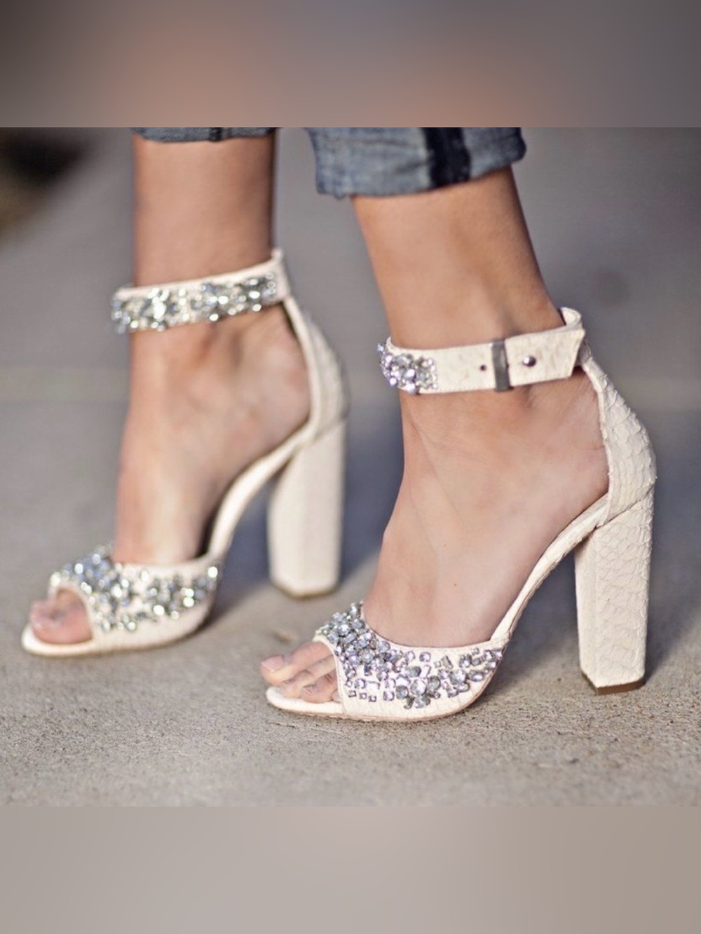 Alice + Olivia Vanessa Crystal Embellished Bridal Block Heels White Size 8